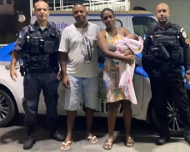 Policiais do 11º BPM ajudam a salvar bebê de 19 dias engasgado | Jornal A Voz da Serra
