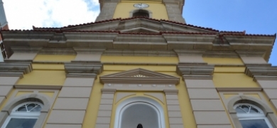 Catedral fecha para reforma e missas são transferidas para o Colégio N.S. Dores | A Voz da Serra