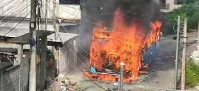 Ônibus da Faol pega fogo no Loteamento Jacina | A Voz da Serra