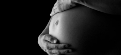 Queda de nascidos vivos aponta tendência das mulheres relativa à maternidade | A Voz da Serra